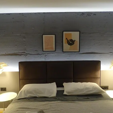 Modern Small House With A Terrace * Σπλιτ