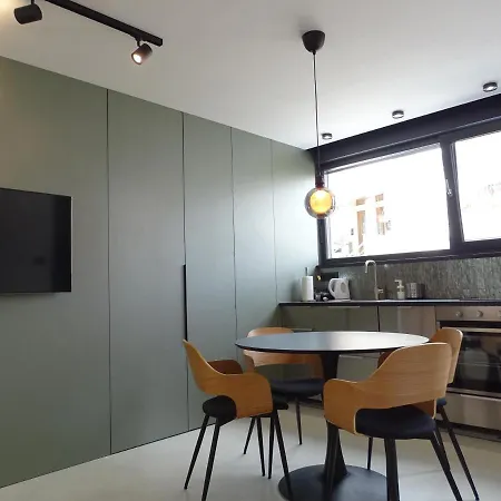 Modern Small House With A Terrace 斯普利特