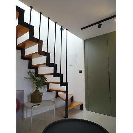 別荘 Modern Small House With A Terrace
